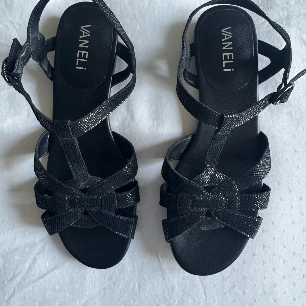 Vaneli Glittery Black Sandals